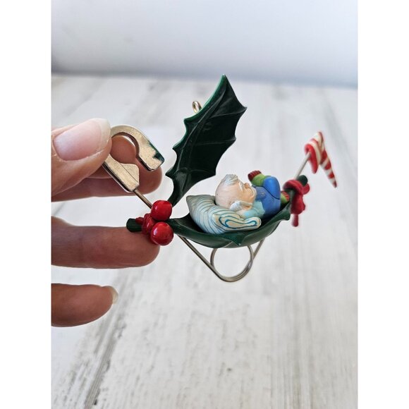 Enesco 1988 pin-up Santa safety pin poinsettia ornament vintage Xmas tree - Picture 7 of 9